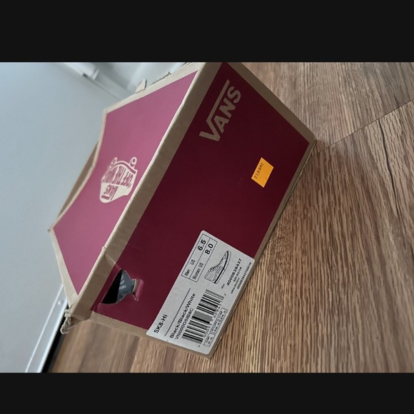 Vans - Picture 3 of 5